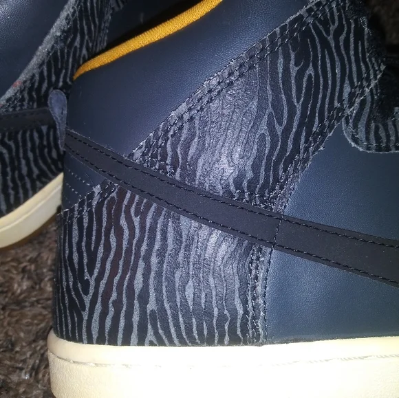 Nike Dunk Hi  Print Anthracite Tiger 543242-004- size 7.5 female - Picture 2 of 11